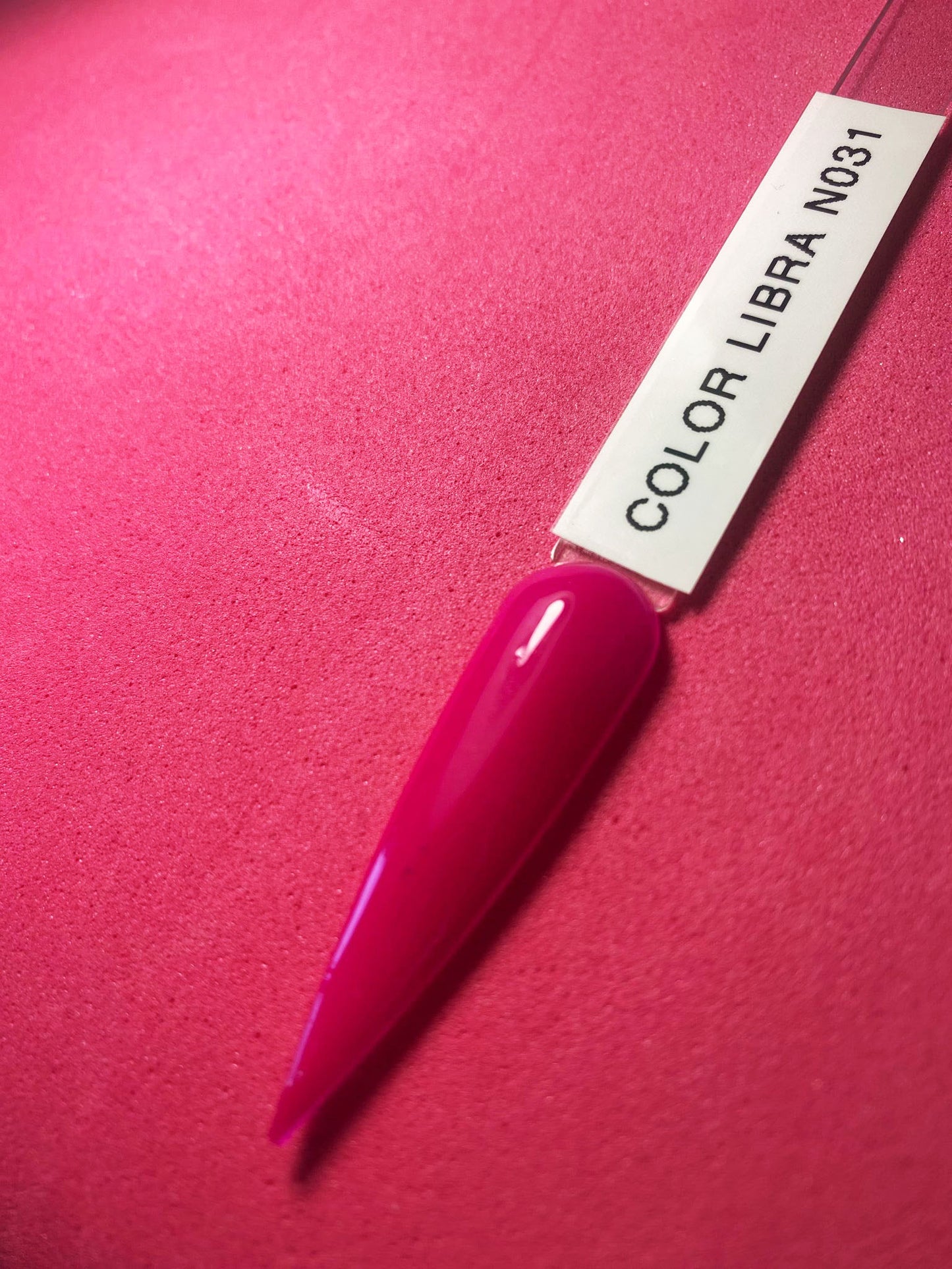 COLOR LIBRA N° 031 - Gel polish ad alta pigmentazione per una copertura intensa