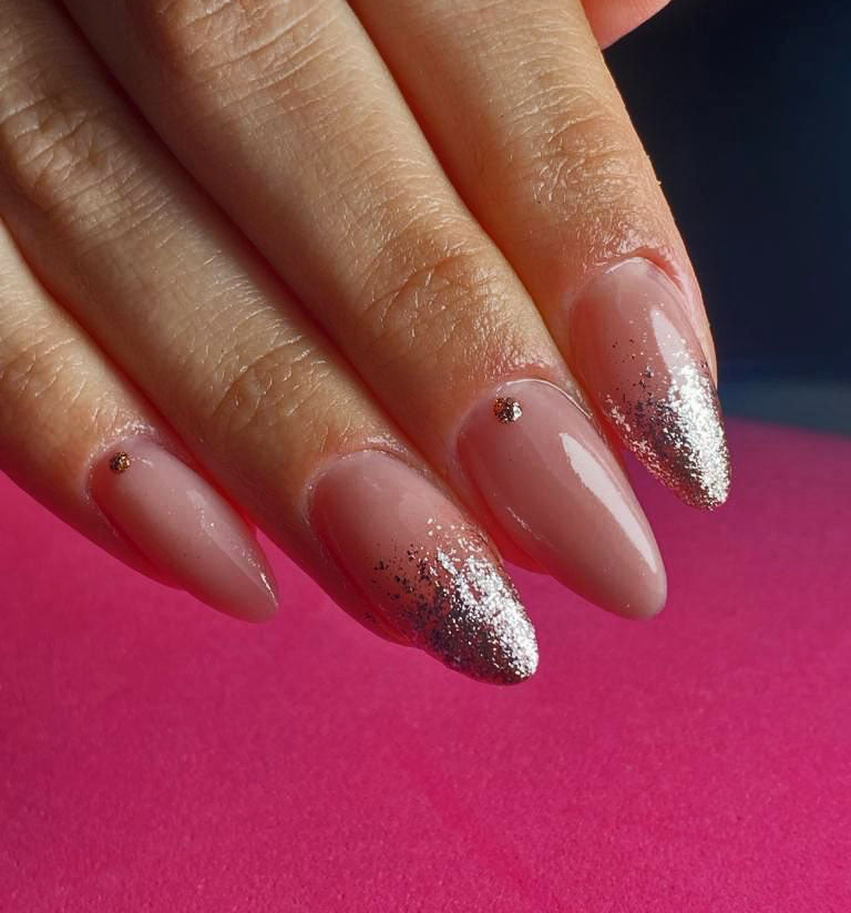 COLOR LIBRA N° 100 - Gel polish ad alta pigmentazione per una copertura intensa