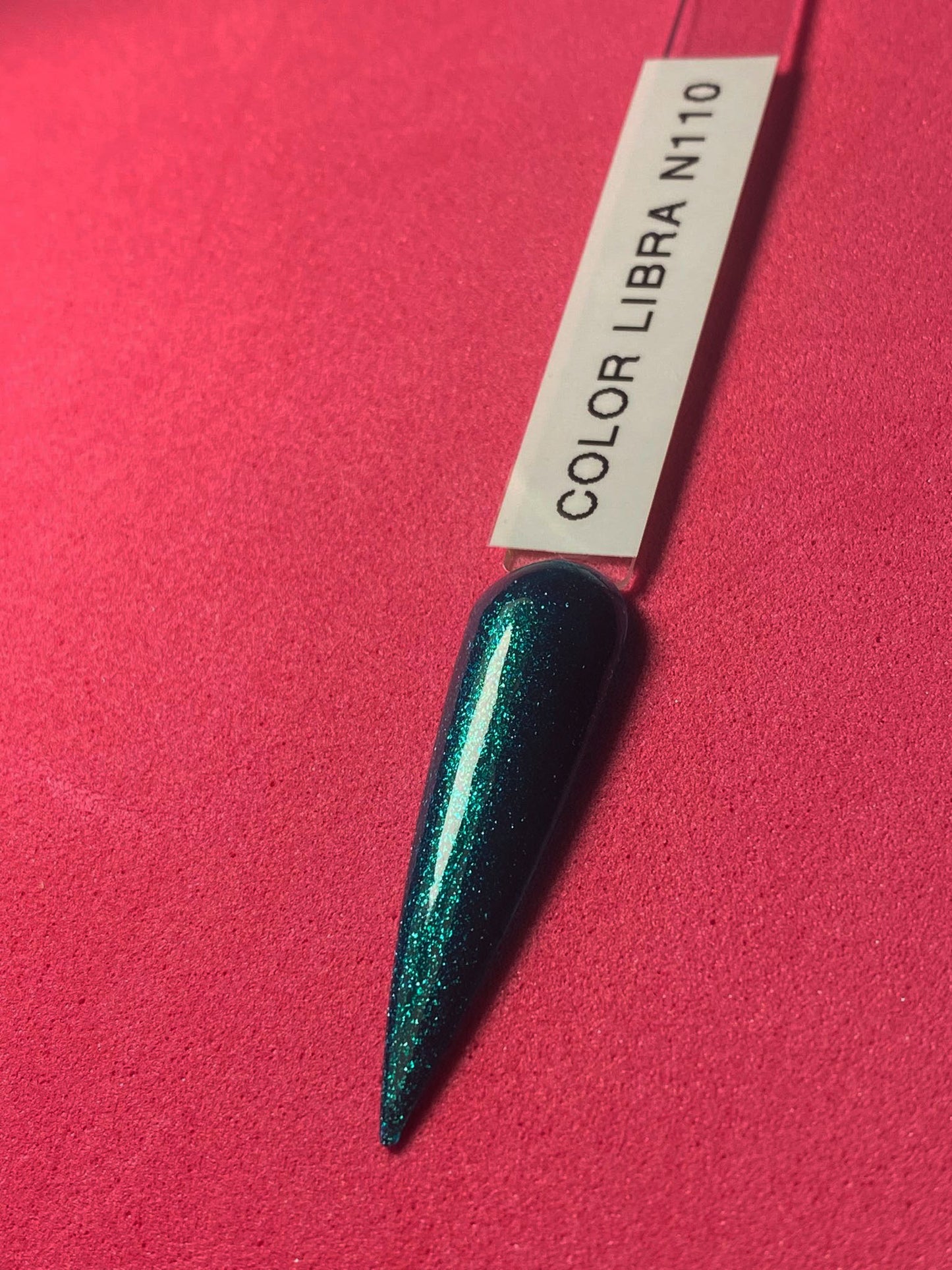COLOR LIBRA N° 110 - Gel polish ad alta pigmentazione per una copertura intensa