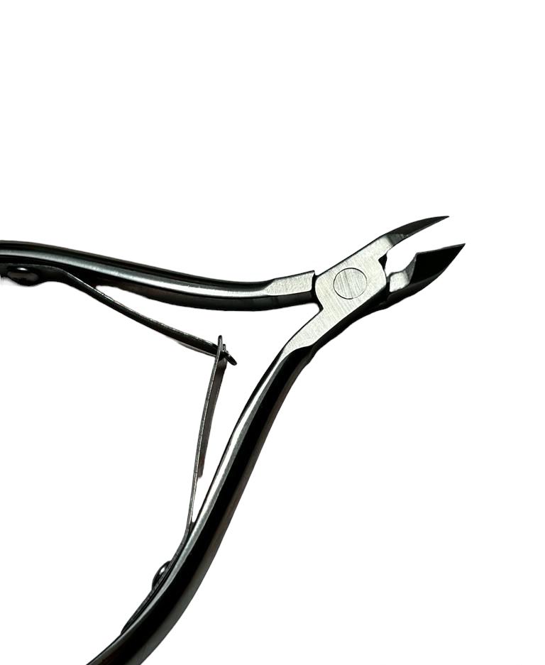 Tronchesina - in acciaio, utilizzata per la  manicure